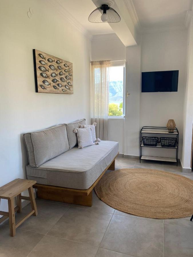 Thassa Beach Apartment No1 Leonídion エクステリア 写真