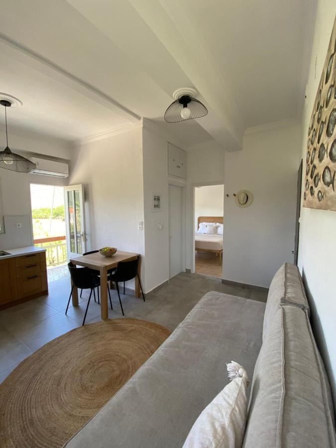 Thassa Beach Apartment No1 Leonídion エクステリア 写真